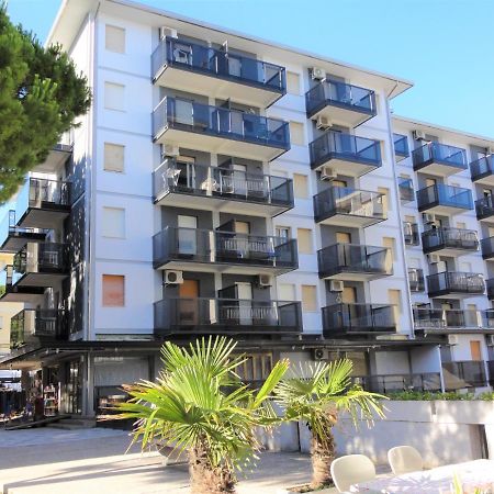 Ivana - Appartamenti Bibione Esterno foto