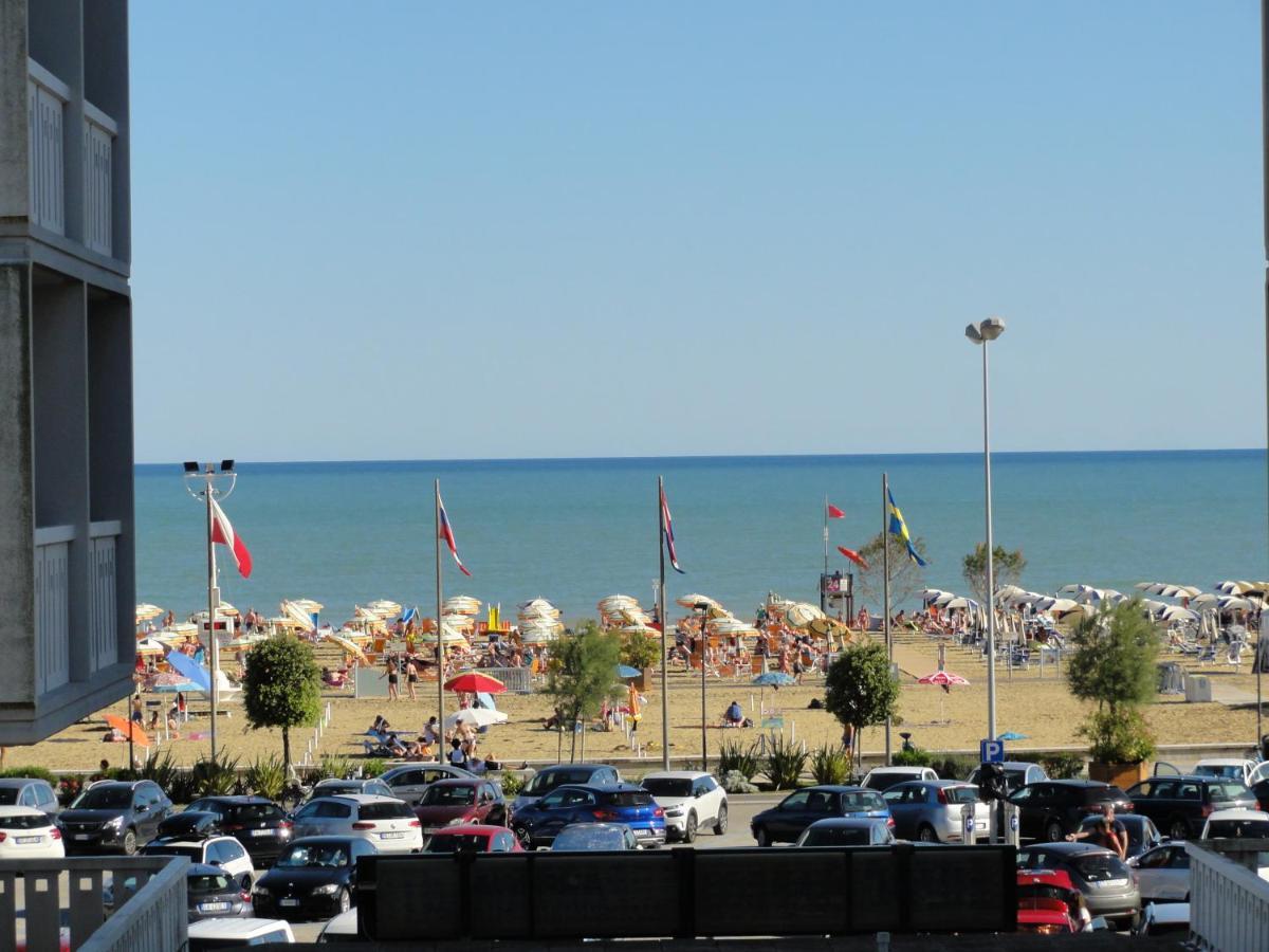 Ivana - Appartamenti Bibione Esterno foto